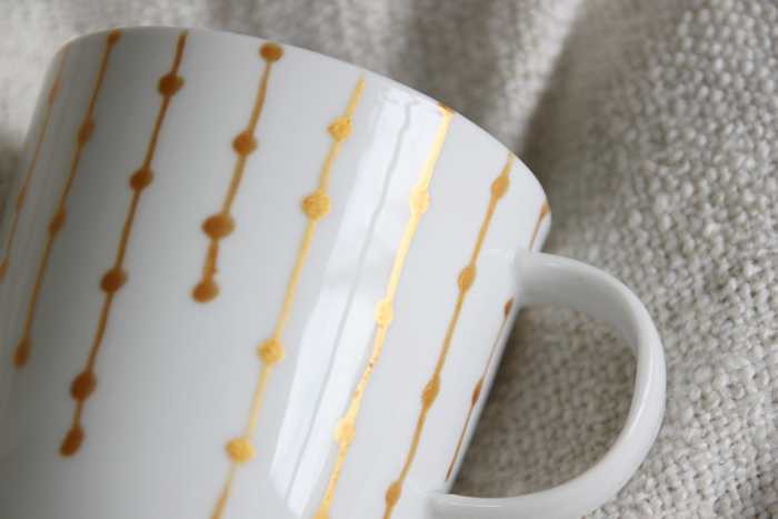 DIY Tasse mit goldenem Muster